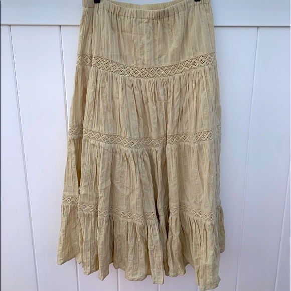 OFF WHITE SKIRT 🌾 - Picture 2 of 3